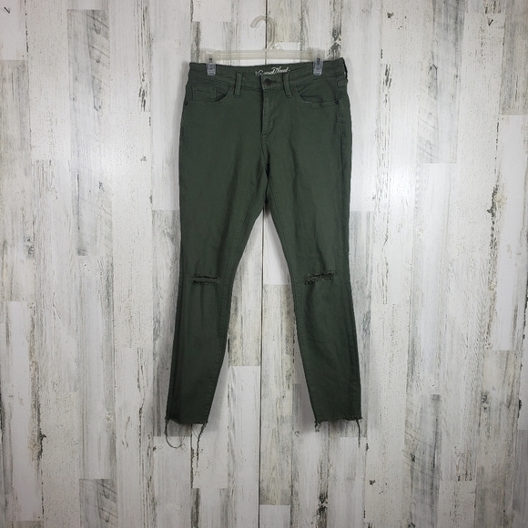 Universal threads army green ripped raw hem mid rise jegging womens size 6/28 - Picture 1 of 13